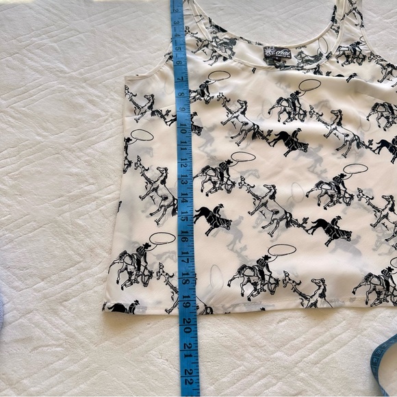 Chai Design Wrangler Cowboy Horse Cream & Black Tank Top Sz M - Picture 8 of 8